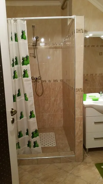 Apartment Patricia With Garden Budapest