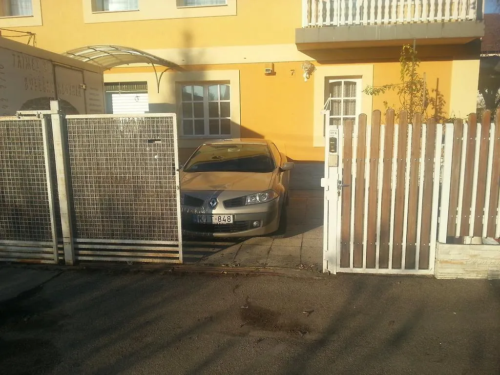 Apartment Patricia With Garden Budapest 0*,
