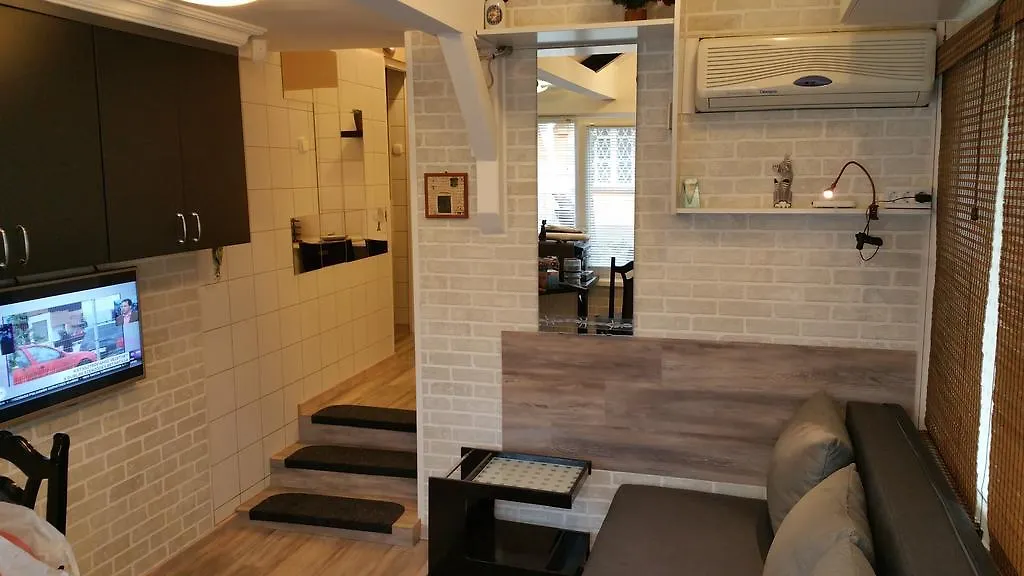 Apartment Patricia With Garden Budapest Hungary