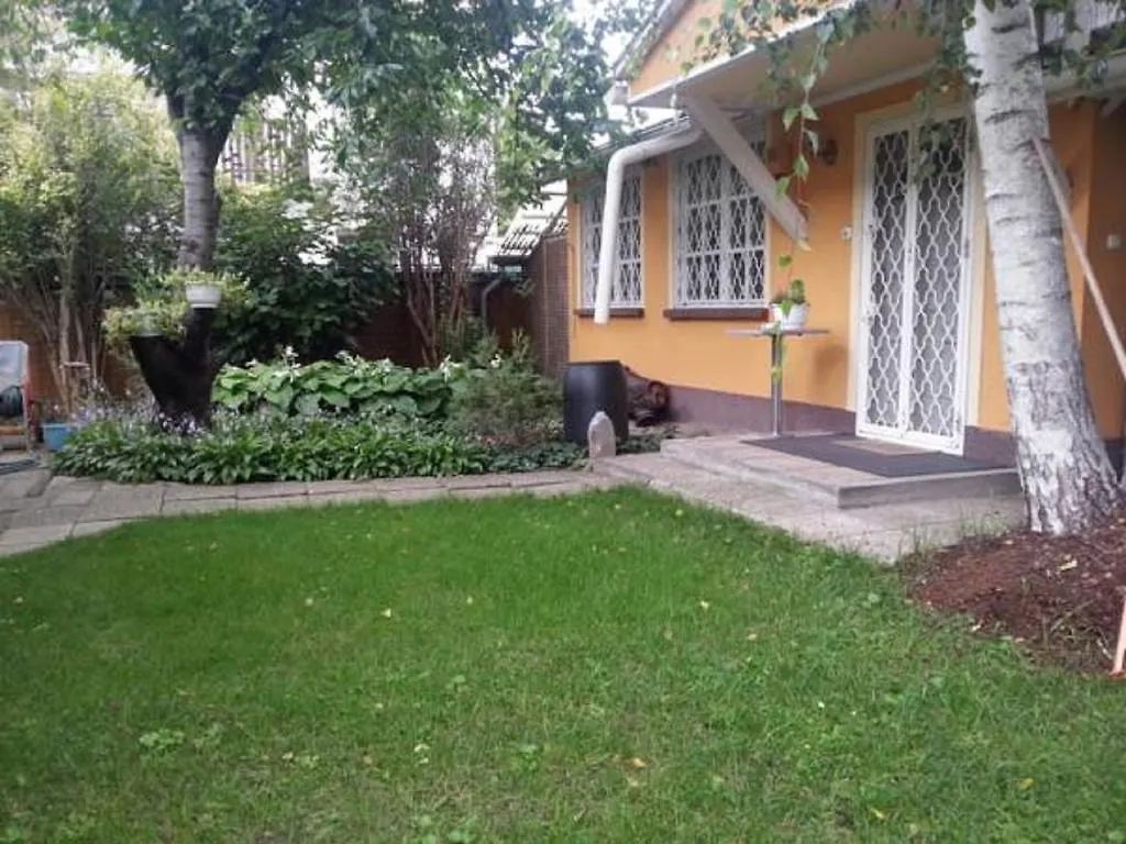 Apartment Patricia With Garden Budapest